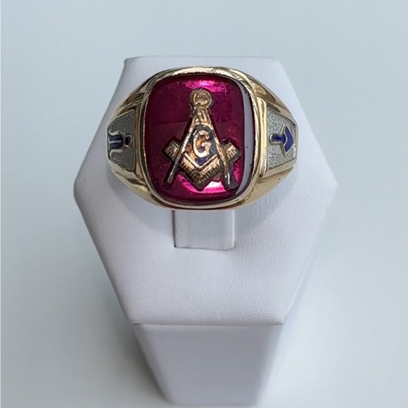 10k Yellow gold men’s masonic ruby ring - Picture 1 of 7